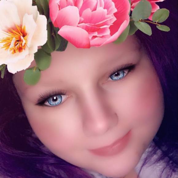 Meet your Posher, Laura - Picture 1 of 1